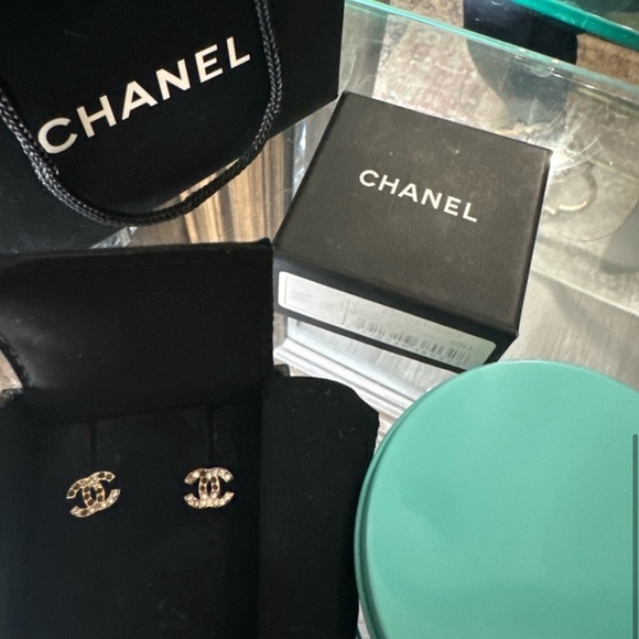CHANEL CC Logo Boucles Oreille Earrings - Picture 4 of 6